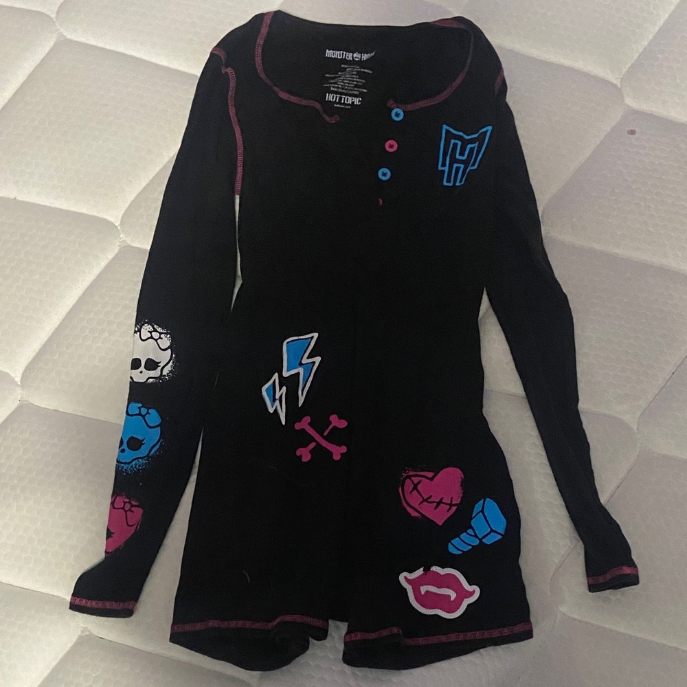 hot topic monster high black PJ romper (s: S)